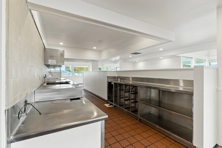 More Photos Of 4355 Sonoma Blvd, Vallejo Restaurant For Sale