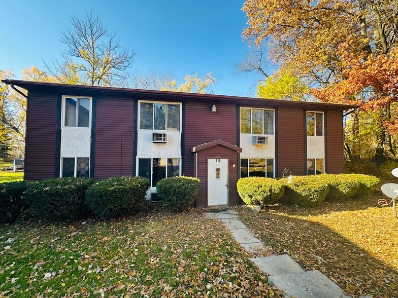 More Photos Of 215 Logan St, Valparaiso Apartments For Sale