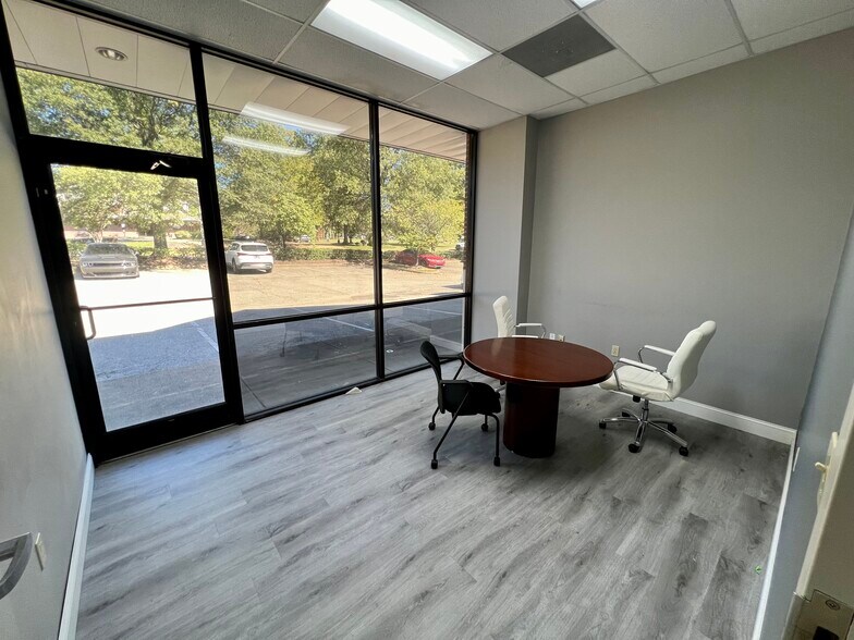 More Photos Of 2975 N Germantown Rd, Bartlett Storefront For Sale