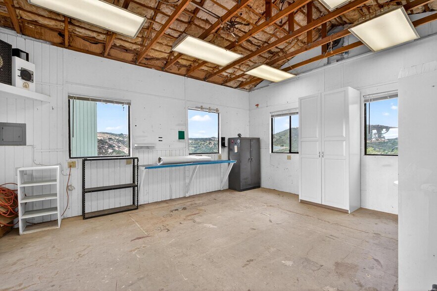 More Photos Of 14621 Woods Valley rd, Valley Center Flex For Sale