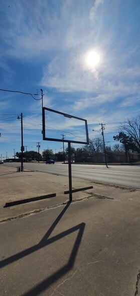 More Photos Of 815 E Milam St, Mexia Medical For Sale