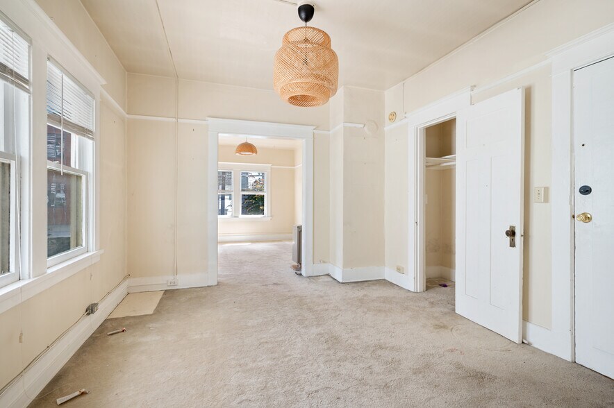 More Photos Of 800-810 Harrison St, Seattle Apartments For Sale