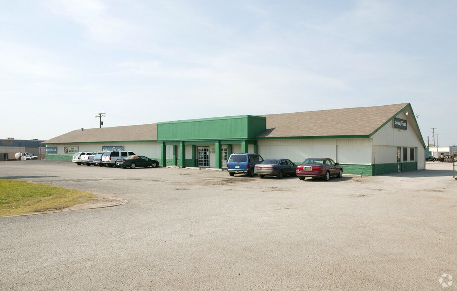 More Photos Of 2631 N Shields Blvd, Oklahoma City Freestanding For Lease