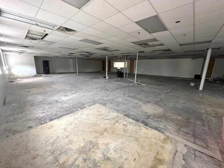 More Photos Of 4001 Preston Ave, Pasadena Medical For Lease