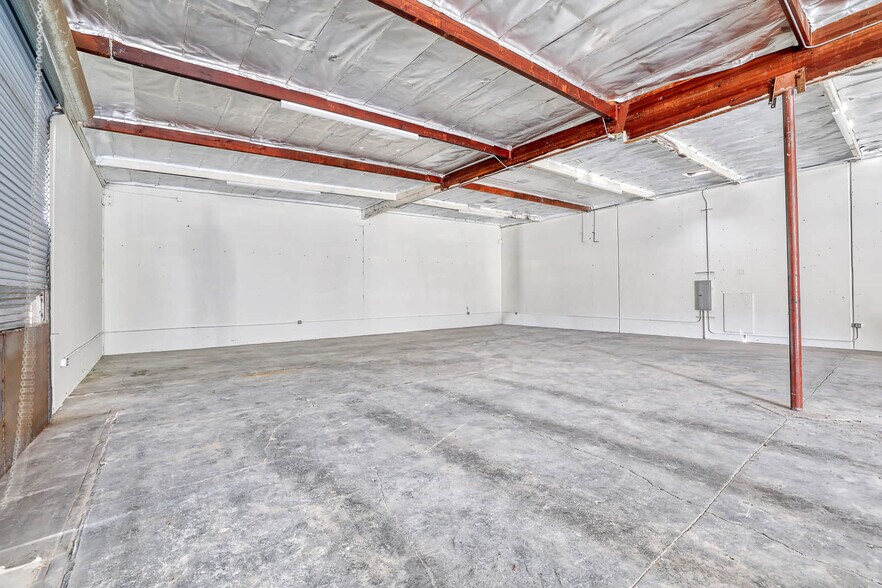 More Photos Of 5102-5108 Azusa Canyon Rd, Irwindale Unknown For Lease