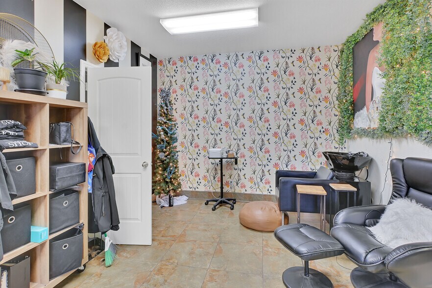 More Photos Of 1633 Starr Dr, Yuba City Service For Sale