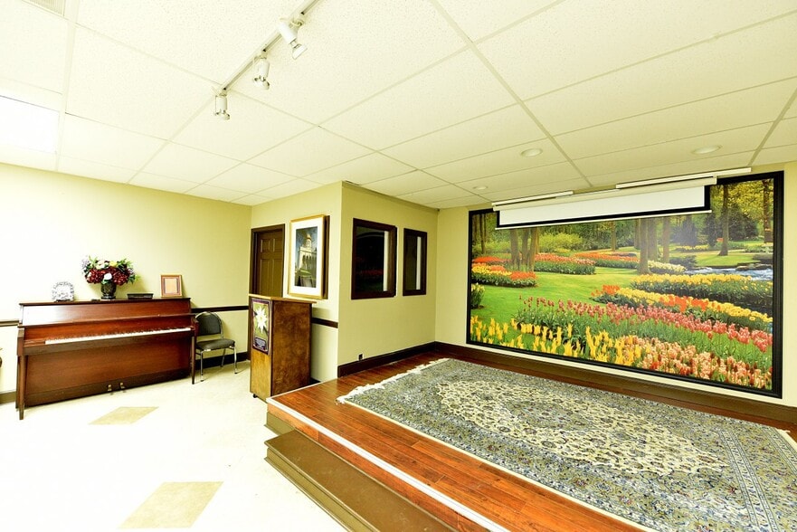 More Photos Of 2601 Sandy Plains Rd, Marietta Office For Sale