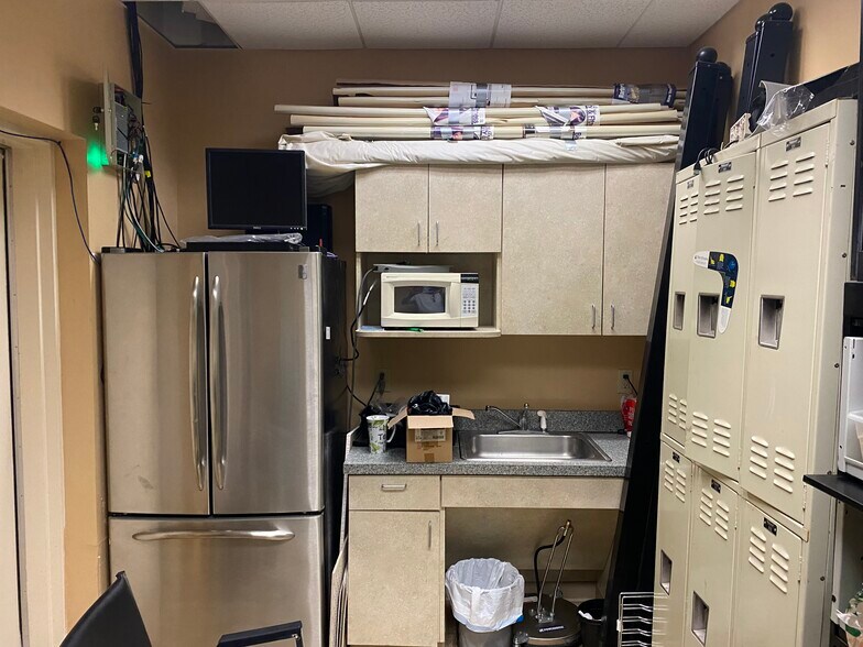 More Photos Of 1001 S FM-270, League City Unknown For Lease