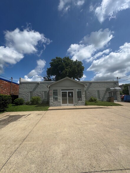 Primary Photo Of 121 Harris St, Madison Office For Sale