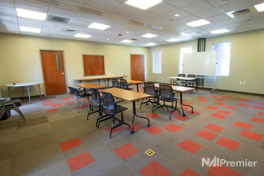 More Photos Of 6150 S Redwood Rd, Salt Lake City Office For Sale