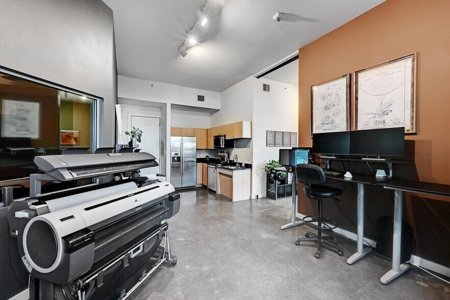 More Photos Of 2525 S Lamar Blvd, Austin Office For Sale