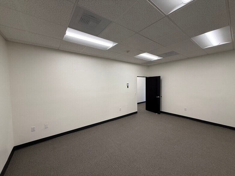 More Photos Of 1360 W Walnut Pky, Compton Manufacturing For Lease