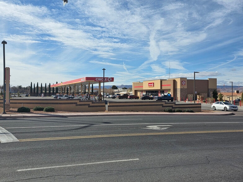 More Photos Of 6 N Lake Powell Blvd, Page Flex For Sale