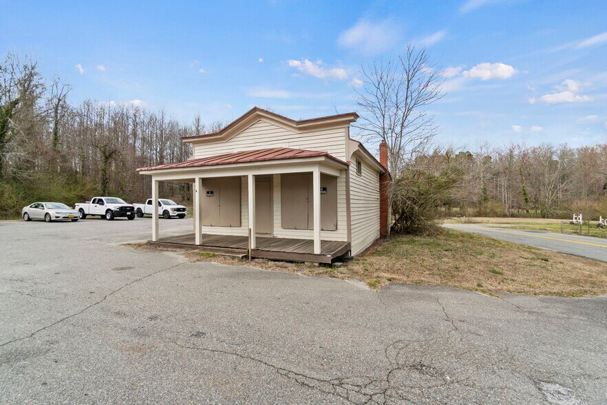 More Photos Of 10290 John Clayton Memorial Hwy, Gloucester Freestanding For Sale