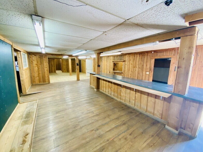 More Photos Of 1445 McQueeney Rd, New Braunfels General Retail For Lease