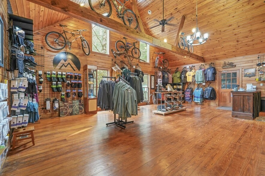 More Photos Of 400 Mulberry Gap Rd, Ellijay Hospitality For Sale