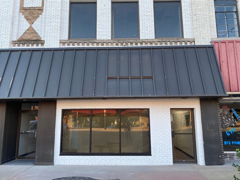More Photos Of 409-411 W Chickasha Ave, Chickasha Storefront Retail Office For Lease