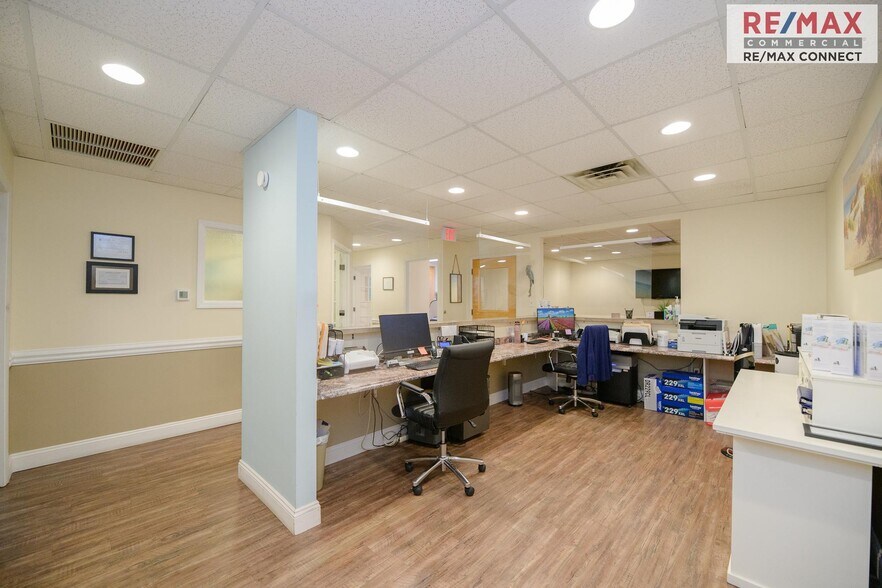 More Photos Of 401 Oyster Point Rd, Newport News Medical For Sale