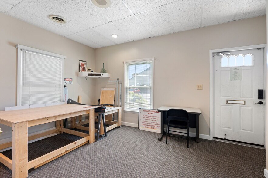 More Photos Of 1919 Boulevard St, Greensboro Office For Sale
