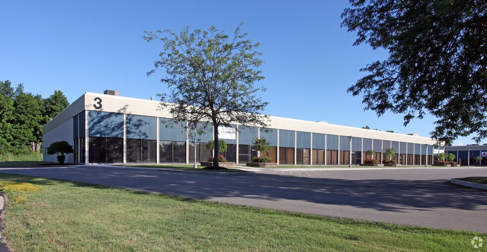 More Photos Of 3 Townline Cir, Rochester Showroom For Lease