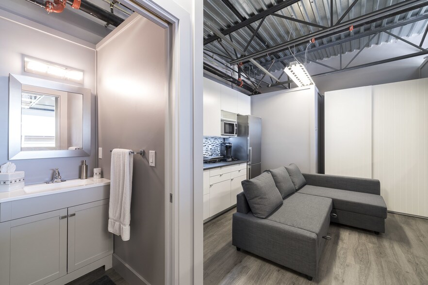 More Photos Of 618 E Kent Ave S, Vancouver Light Distribution For Sale