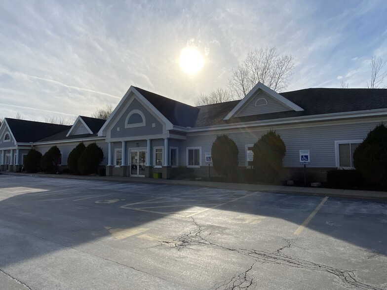 Primary Photo Of 1639 N French Rd, Getzville Daycare Center For Lease