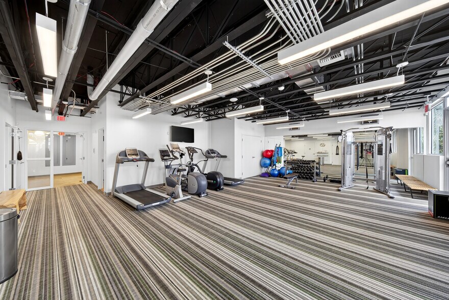 More Photos Of 7630 Biscayne Blvd, Miami Office For Lease