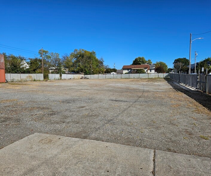 More Photos Of 6526 Baltimore Ave, Dundalk Warehouse For Lease