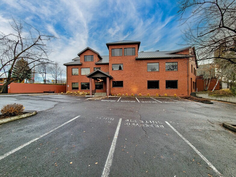 More Photos Of 1345 NW Wall St, Bend Office For Lease