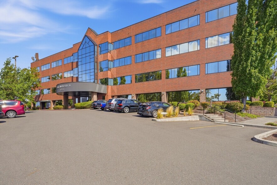 More Photos Of 12550 SE 93rd Ave, Clackamas Office For Lease