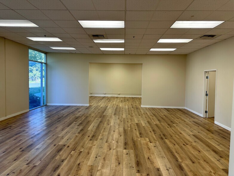 More Photos Of 1710 Ives Ave, Oxnard Warehouse For Lease