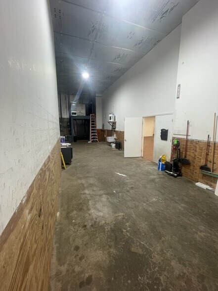 More Photos Of 5585 E Main St, Verona General Retail For Lease