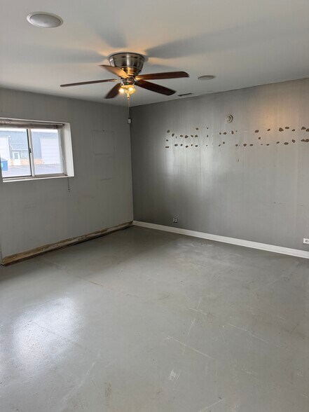 More Photos Of 14611 W Edison Dr, New Lenox Warehouse For Lease