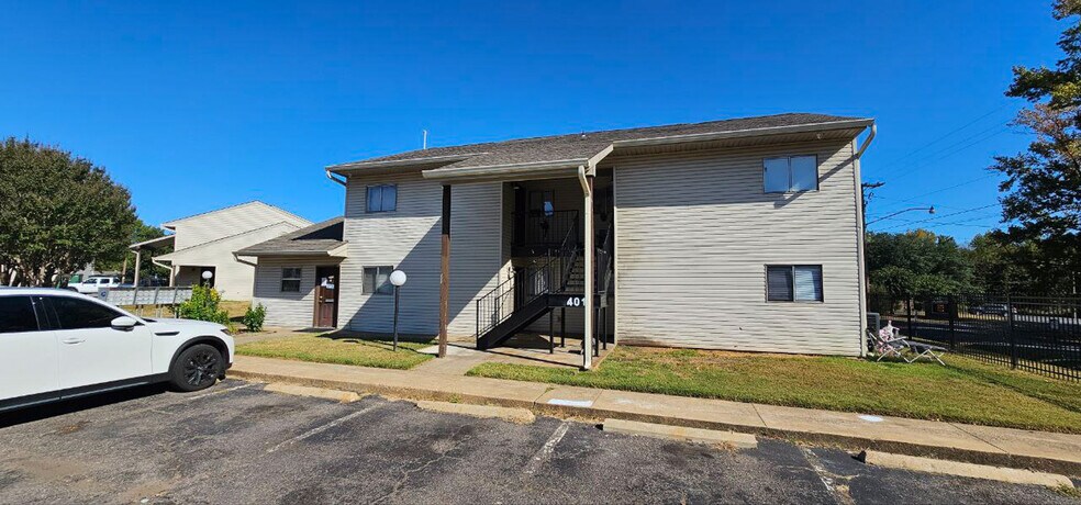 More Photos Of 401 N Cumberland Ave, Russellville Apartments For Sale