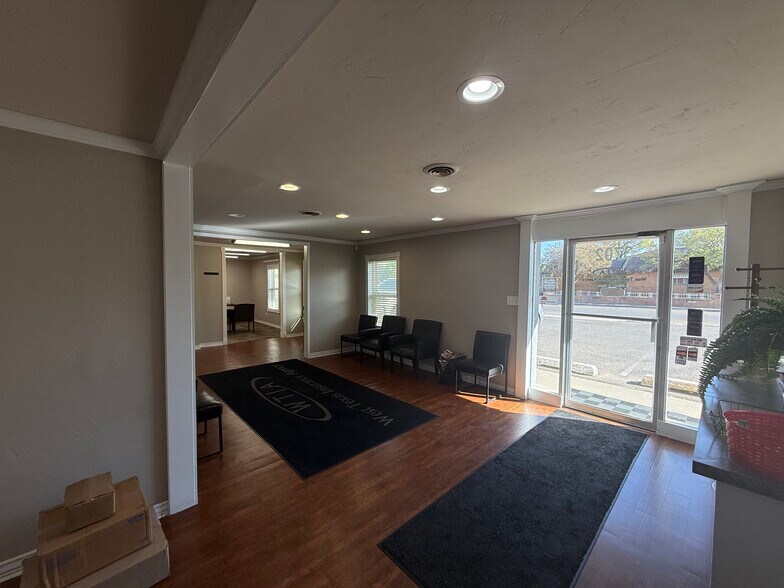 More Photos Of 3706 Mockingbird Ln, Amarillo Office For Sale