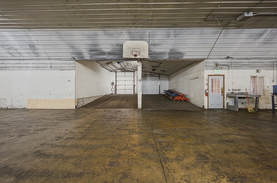 More Photos Of 211 Toro Rd, Tomah Warehouse For Lease