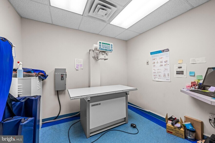 More Photos Of 405 W Wayne Ave, Wayne Office Residential For Sale