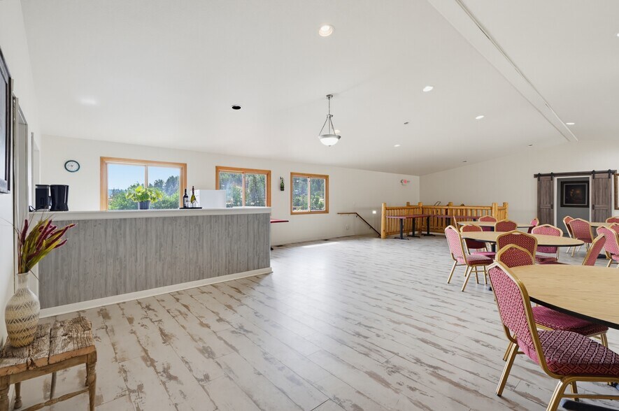 More Photos Of 158 Museum Dr, Hill City Restaurant For Sale