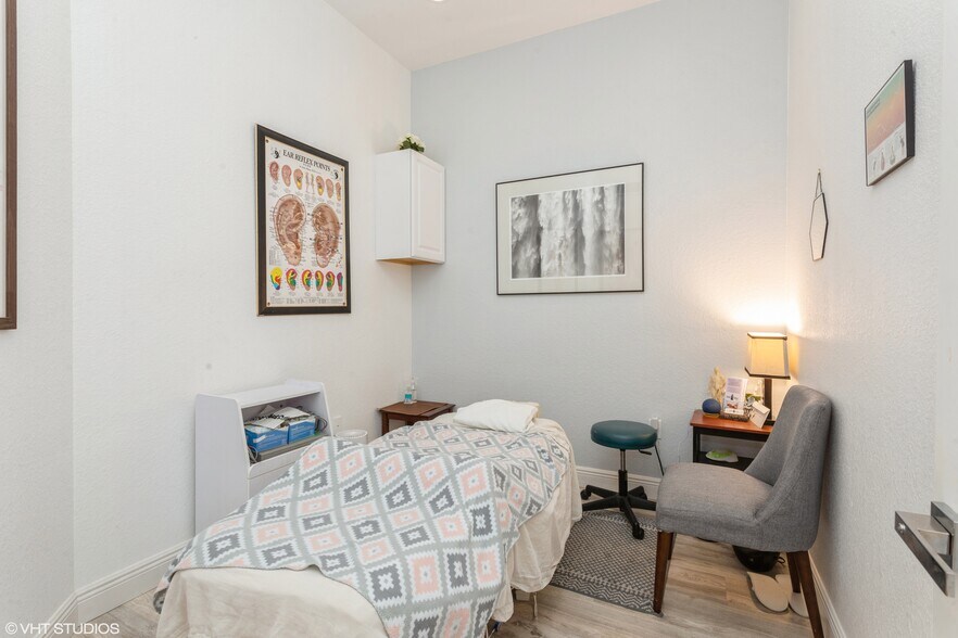More Photos Of 221 Greenwich Cir, Jupiter Medical For Sale