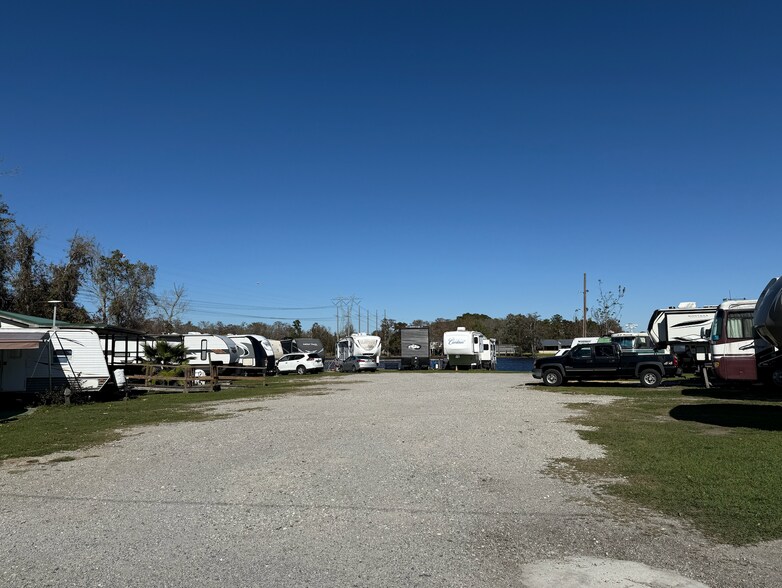 More Photos Of 70 US Highway 17, Richmond Hill Trailer Camper Park For Sale
