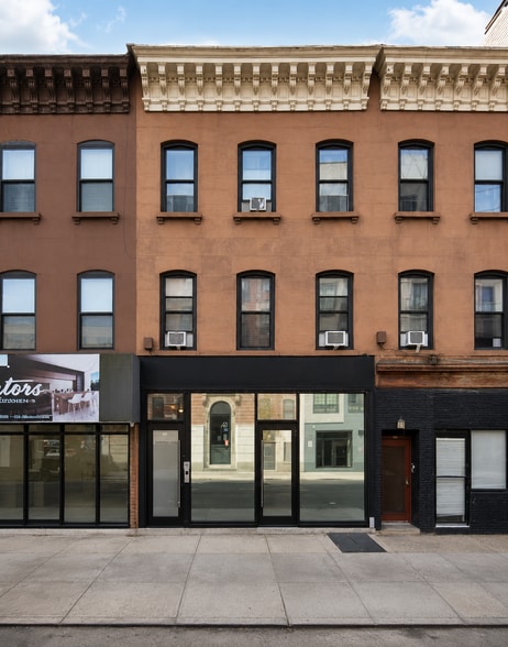 Primary Photo Of 870 Dekalb Ave, Brooklyn Apartments For Lease