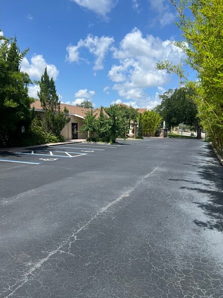 More Photos Of 2950 Aloma Ave, Winter Park Storefront Retail Office For Lease