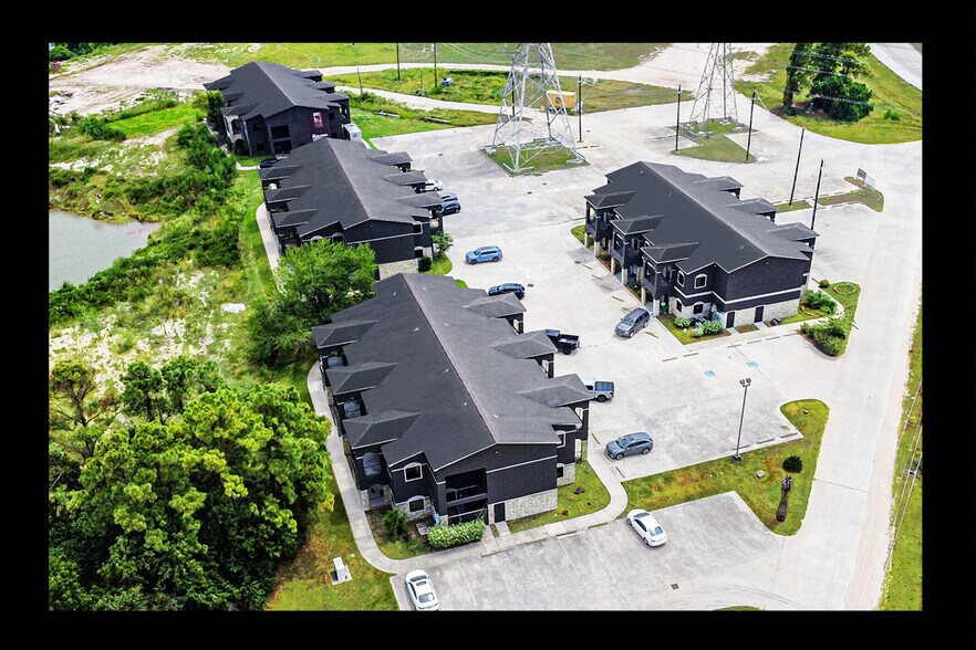 More Photos Of 20550 Townsen Blvd, Humble Loft Creative Space For Sale