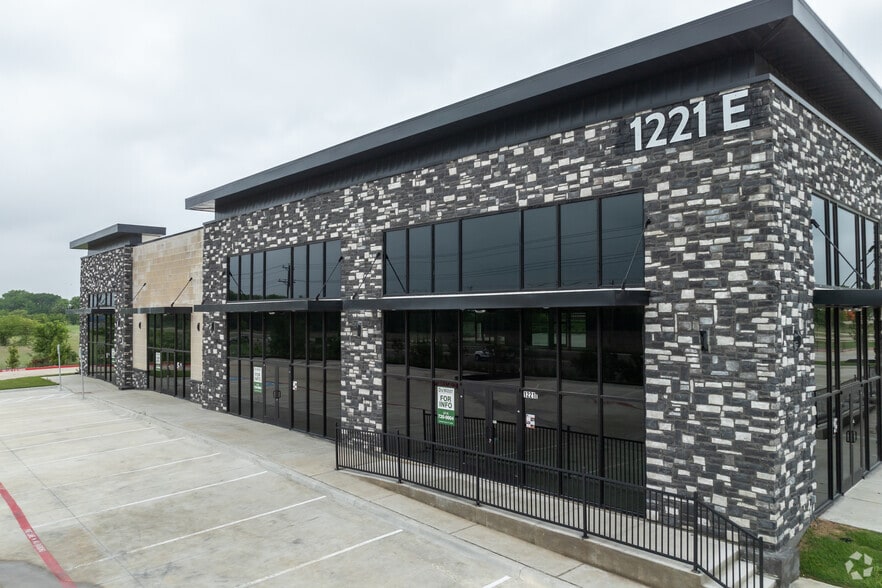 More Photos Of 1221 E University Dr, Prosper General Retail For Lease