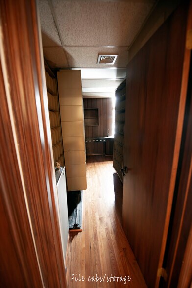 More Photos Of 39 Park Pl, Englewood Office For Lease