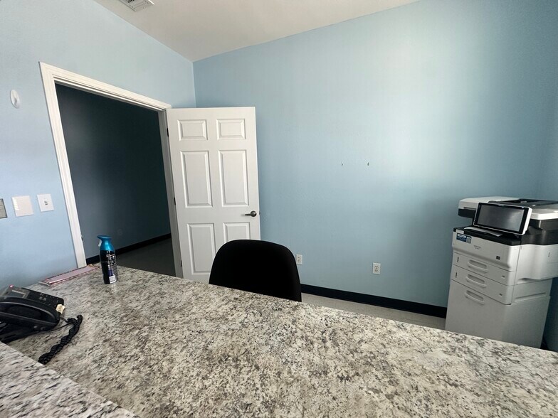 More Photos Of 200 W College Ave, Devine Medical For Sale