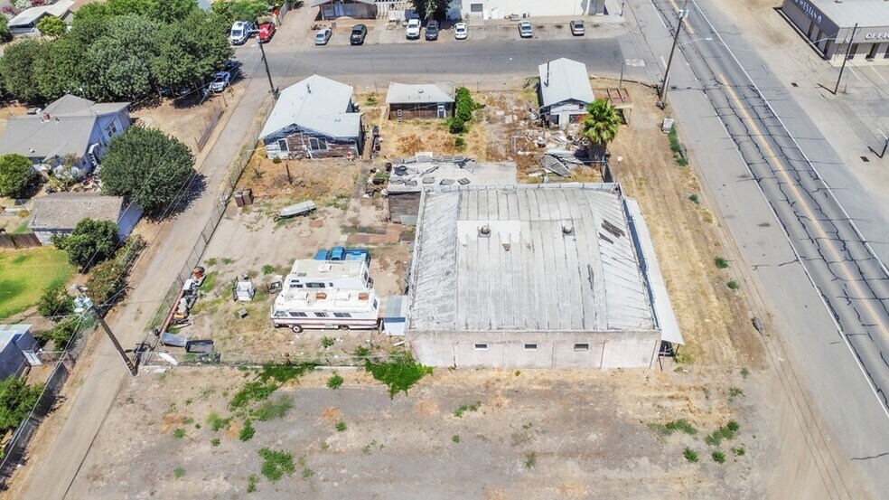 More Photos Of 108 D St, Westley Specialty For Sale