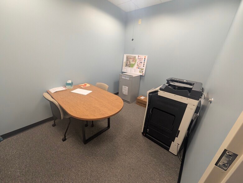 More Photos Of 5155 Pennwood Dr, Indianapolis Office For Sale