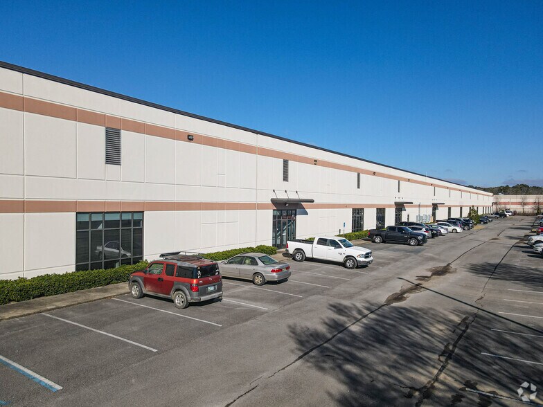 More Photos Of 5551 Parkwest Dr, Bessemer Distribution For Lease
