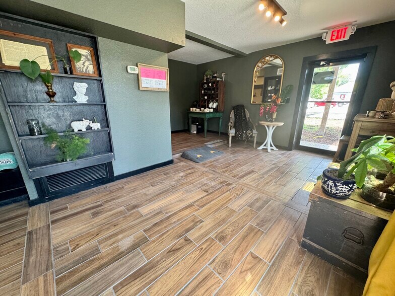 More Photos Of 308 S Ponce de Leon Blvd, Saint Augustine Freestanding For Sale